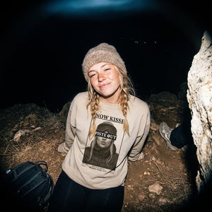 SNOW KISSES | CREWNECK